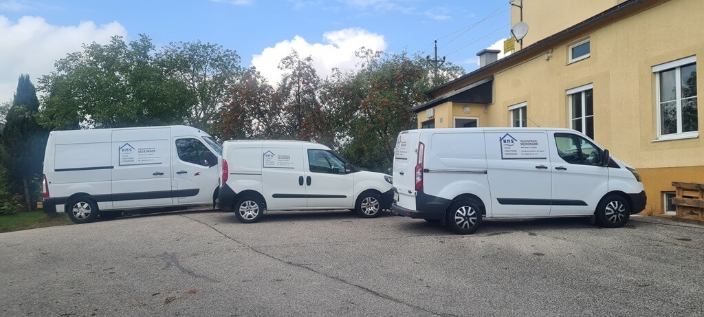 Hausmeisterei Seiringer Team bei der Arbeit